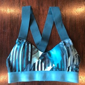 Brooks Hot Shot Low Impact Sports Bra. No tags-new